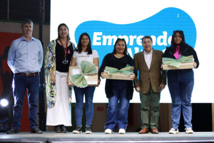 Comunidades en Chile reciben la visita del CEO de Barrick para reforzar el respaldo a los emprendedores locales